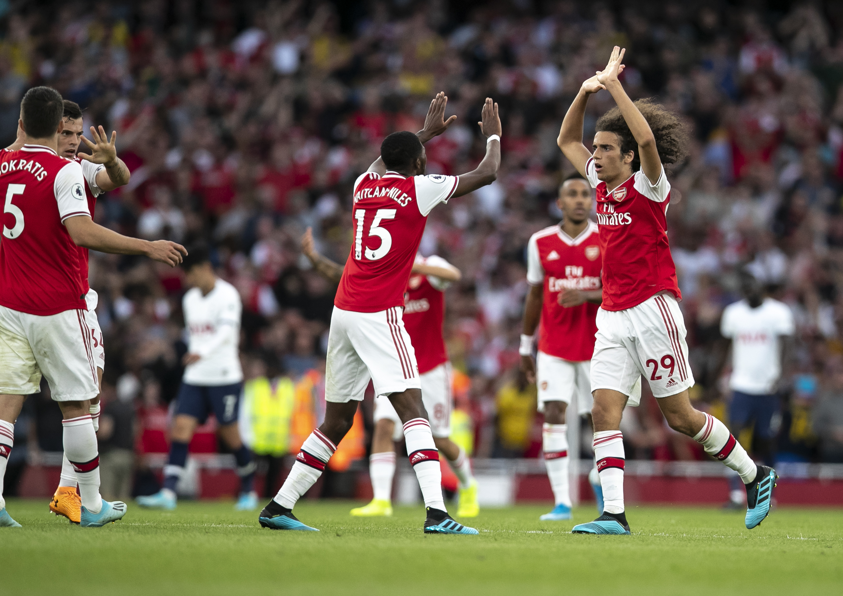 齐沃：两连败出现更衣室问题？我无需否认什么，足球总是如此（齐沃回应两连败与更衣室传闻：无需否认，足球本就如此）