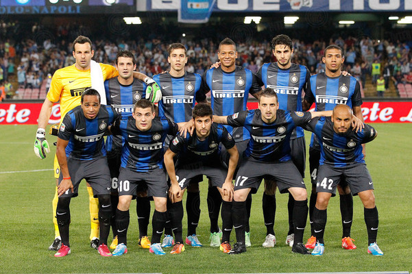 美因茨后卫第9次染红，成为德甲历史被红牌罚下最多的球员（美因茨后卫第9次被罚下，登顶德甲历史红牌榜）