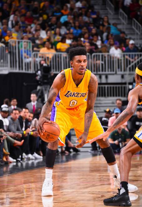 巴萨0-3不敌切尔西，弗里克执教生涯首次在欧冠被零封（切尔西3-0完胜巴萨，弗里克欧冠执教生涯首遭零封）