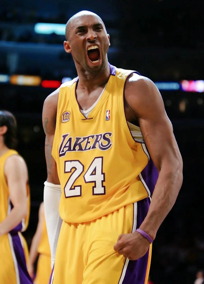 米体：尤文即将任命科莫利为首席执行官，全面掌控俱乐部运营（米体：尤文将任命科莫利出任CEO，全面负责俱乐部运作）