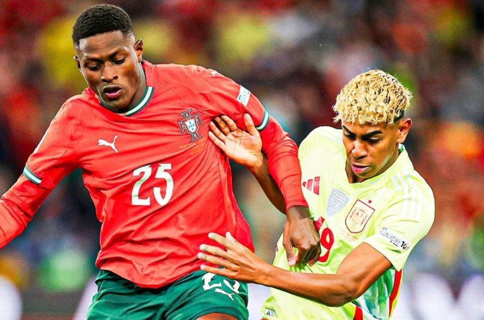 官方：赵博和王国明共同当选中超9／10月最佳守门员（中超9／10月最佳门将出炉：赵博、王国明共同当选）