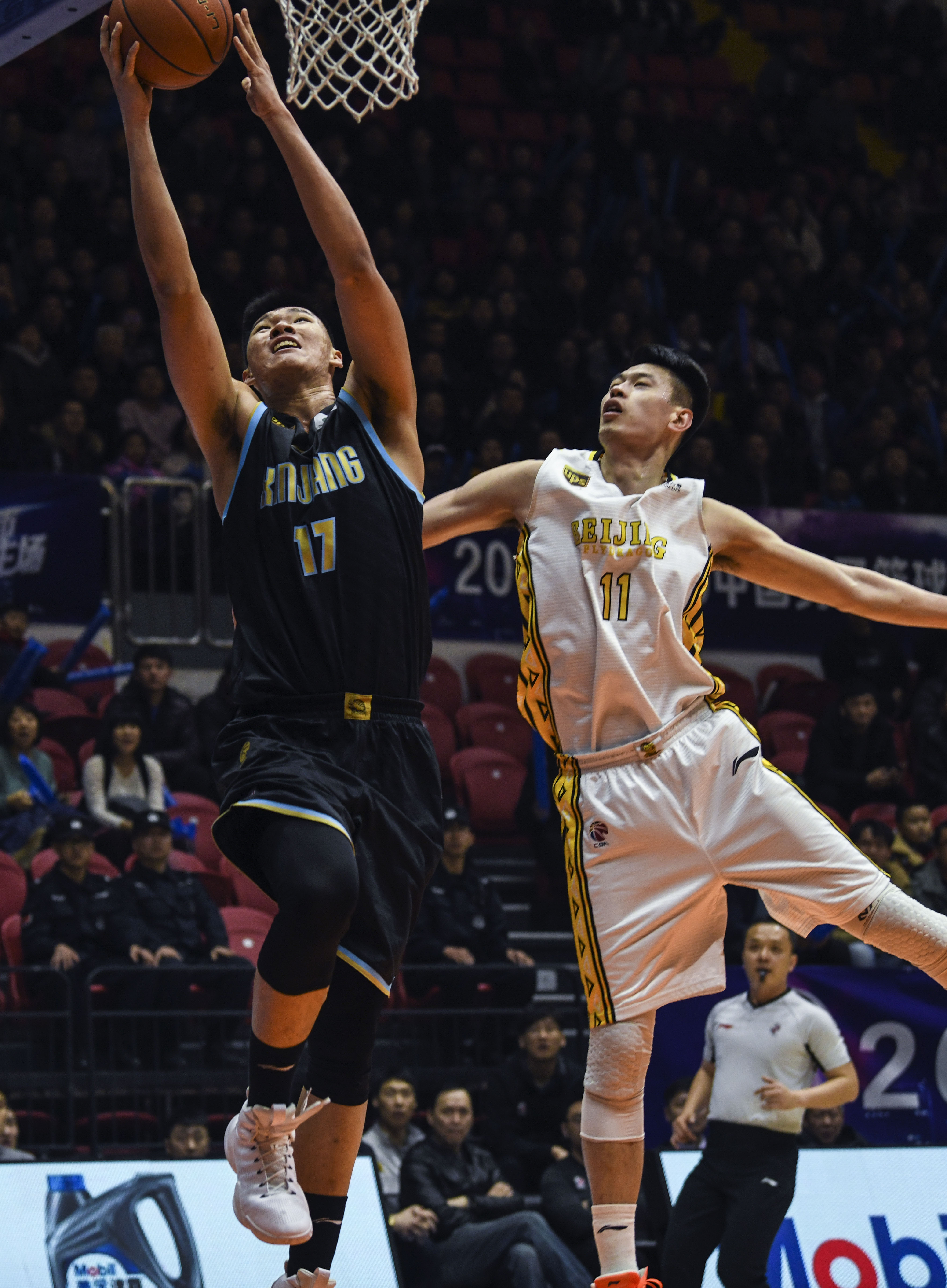 半场战报：国米0-0米兰，劳塔罗、阿切尔比中柱（半场：国米与米兰互交白卷，劳塔罗与阿切尔比先后中柱）