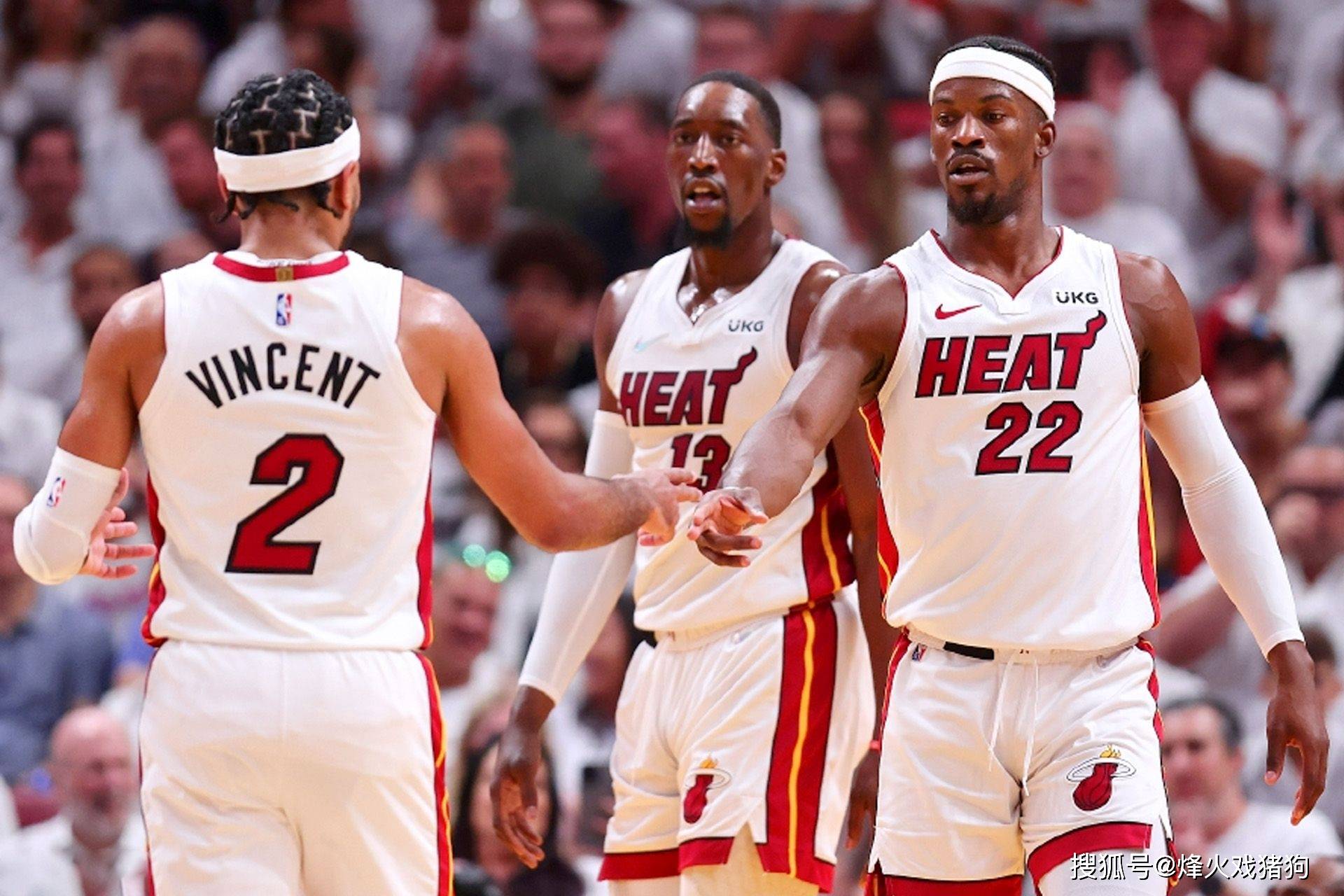 TA：巴萨上下都对梅西夜访诺坎普感到意外，他们无人参与此事（TA：梅西深夜现身诺坎普，巴萨上下皆感意外，内部无人参与）